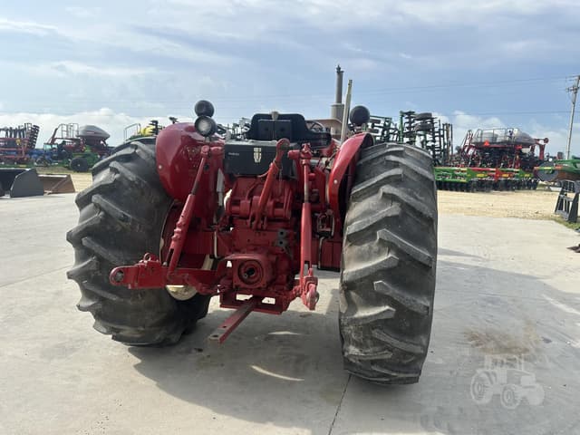 Image of International Harvester 606 equipment image 2