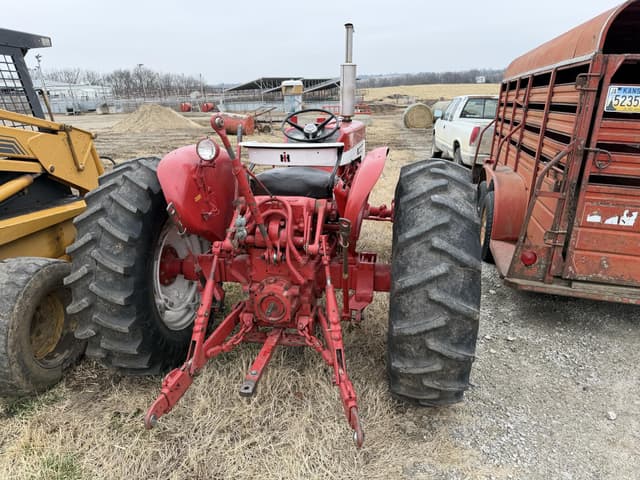 Image of International Harvester 606 equipment image 2
