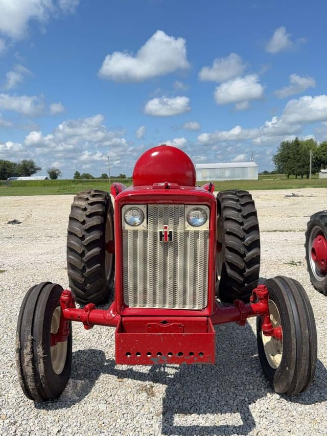 Image of International Harvester 606 equipment image 4