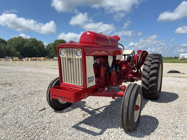Image of International Harvester 606 equipment image 2
