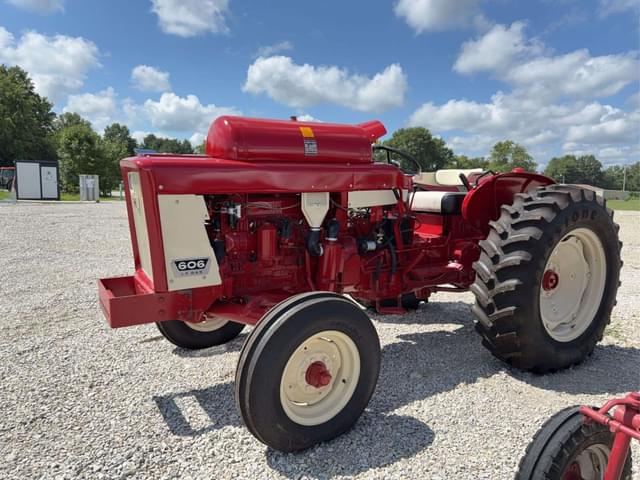 Image of International Harvester 606 equipment image 1