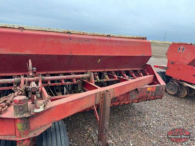 Image of International Harvester 620 equipment image 1