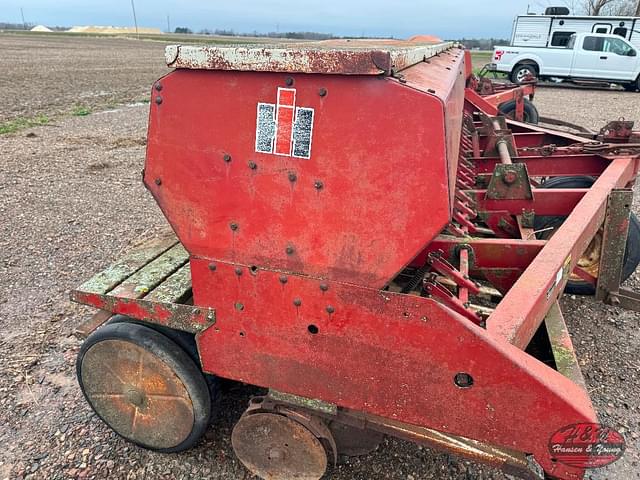 Image of International Harvester 620 equipment image 4