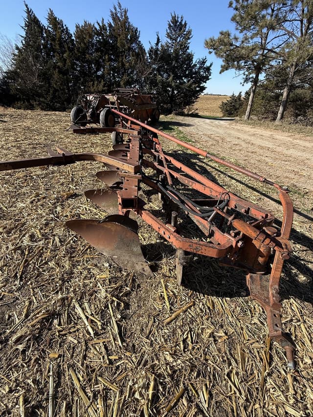 Image of International Harvester 616 equipment image 4