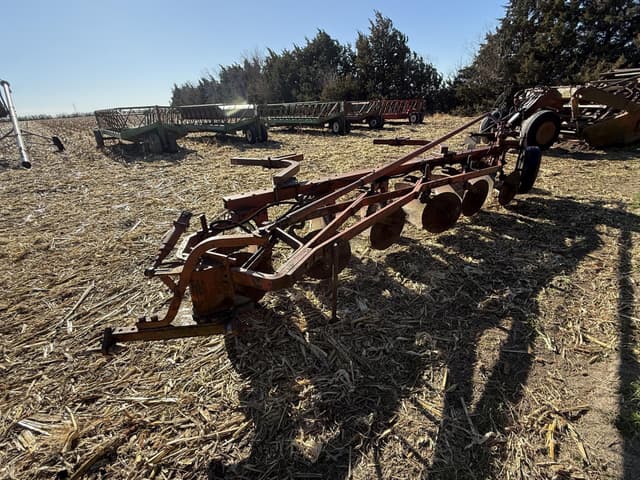 Image of International Harvester 616 equipment image 3