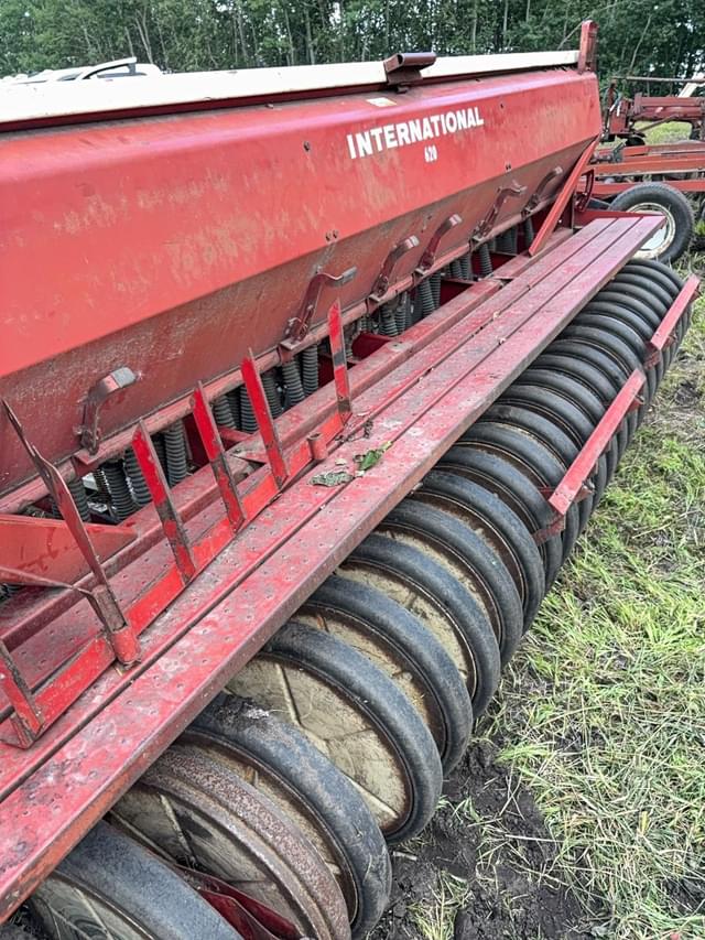 Image of International Harvester 620 equipment image 3