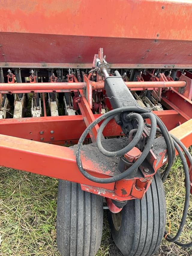 Image of International Harvester 620 equipment image 4