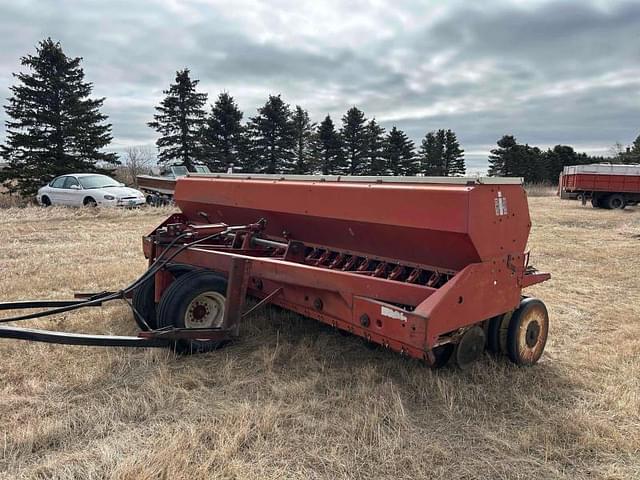Image of International Harvester 620 equipment image 1