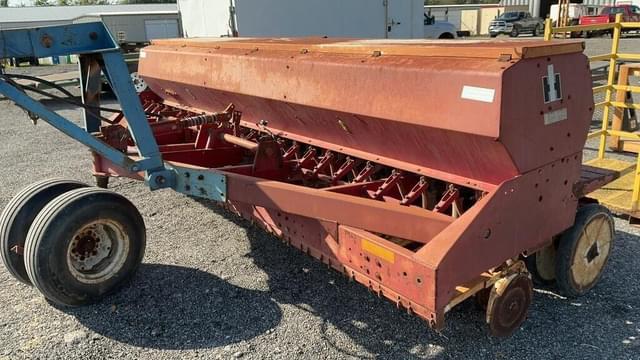Image of International Harvester 620 equipment image 3
