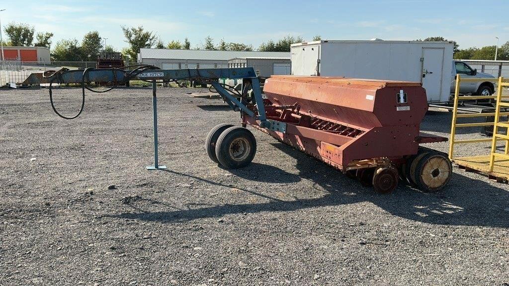 Image of International Harvester 620 Primary image