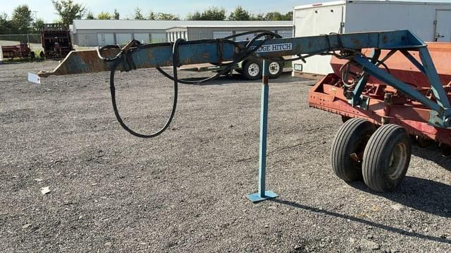 Image of International Harvester 620 equipment image 2