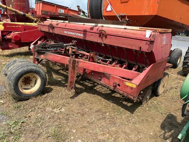 Image of International Harvester 620 equipment image 2