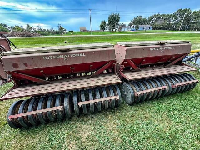 Image of International Harvester 620 equipment image 4