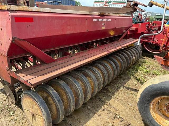 Image of International Harvester 620 equipment image 3