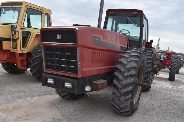 Image of International Harvester 6388 equipment image 1