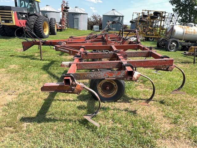 Image of International Harvester 645 equipment image 1