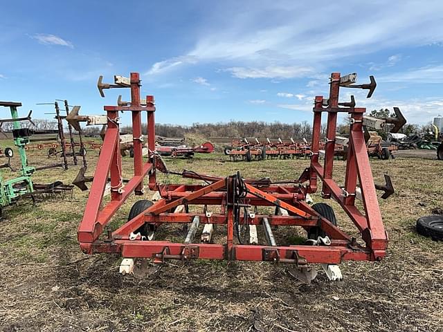 Image of International Harvester 645 equipment image 1