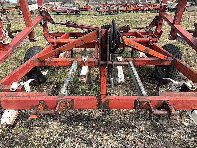 Image of International Harvester 645 equipment image 3