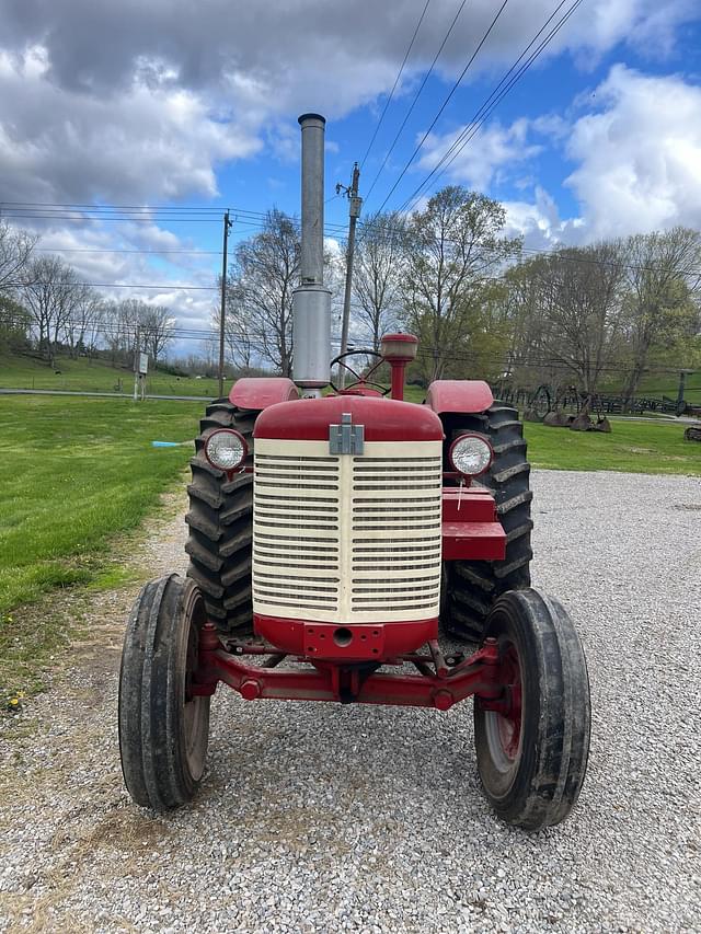 Image of International Harvester 650 equipment image 1