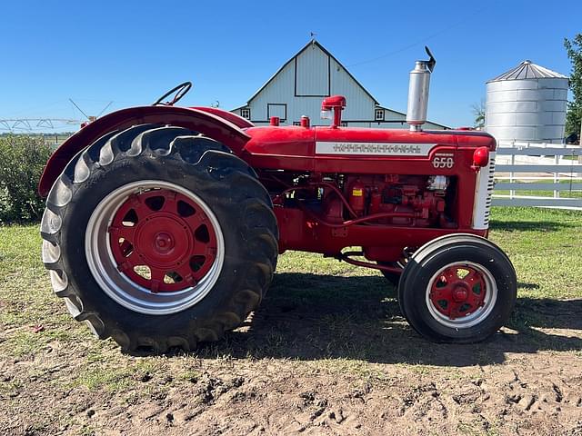 Image of International Harvester 650 equipment image 4