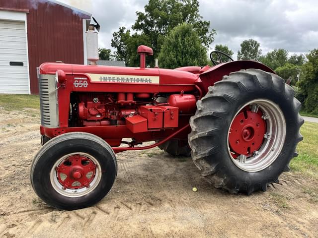 Image of International Harvester 650 equipment image 1