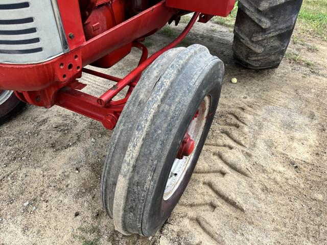 Image of International Harvester 650 equipment image 2