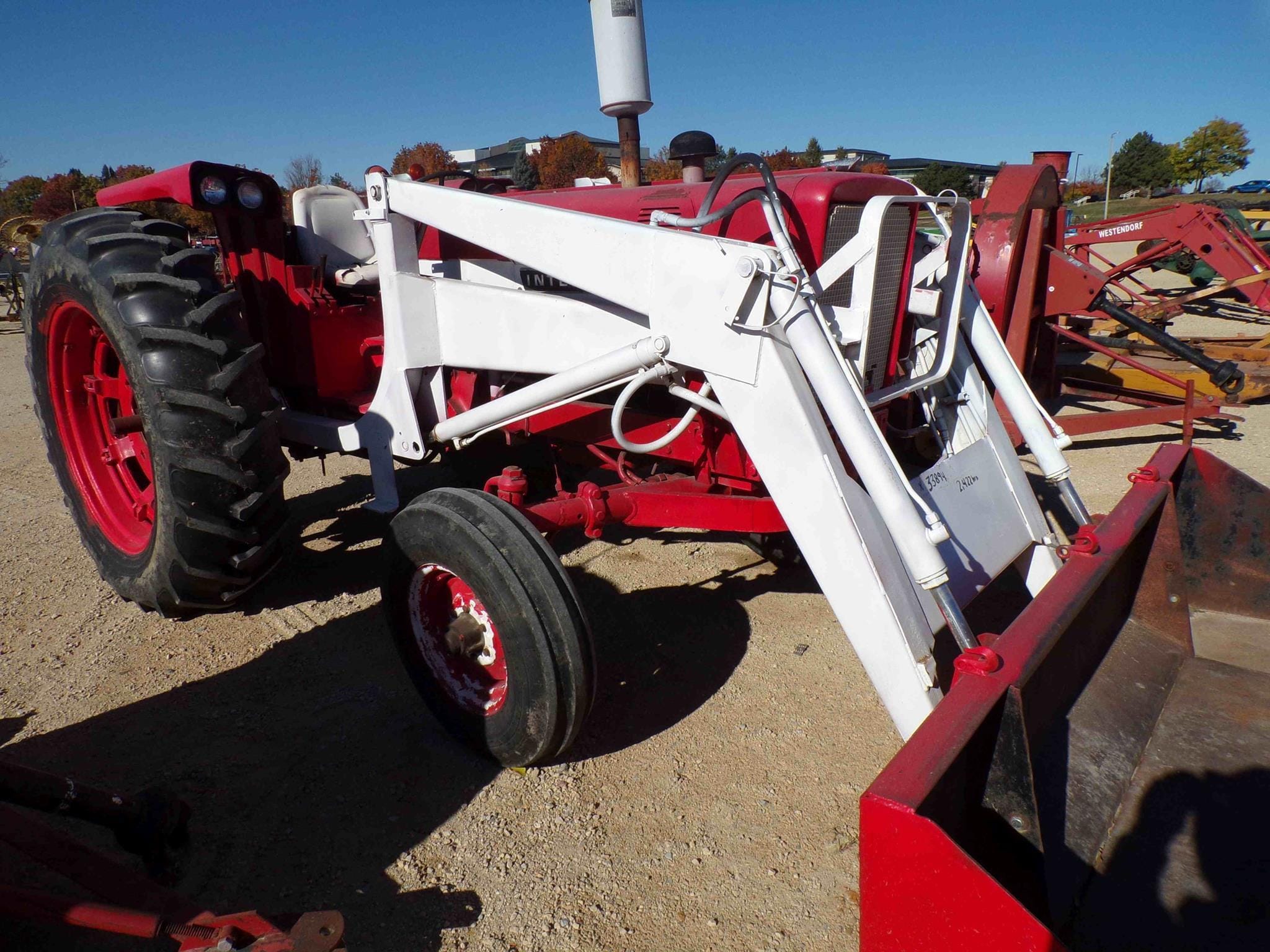 International Harvester 656 Equipment Image0