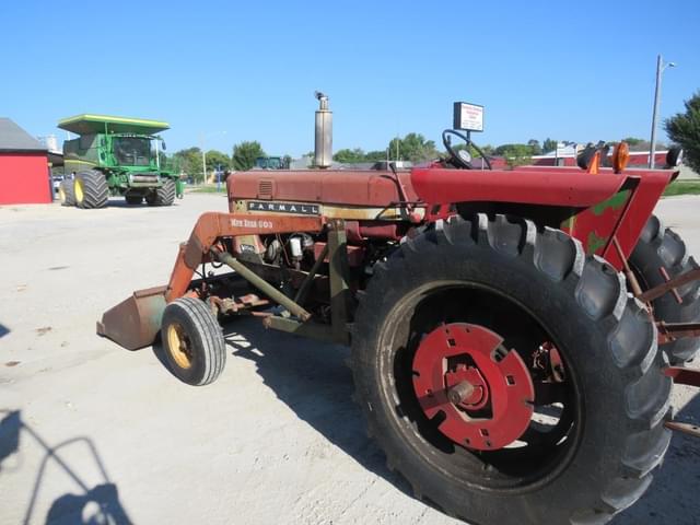 Image of International Harvester 656 equipment image 4