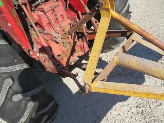 Image of International Harvester 656 equipment image 3