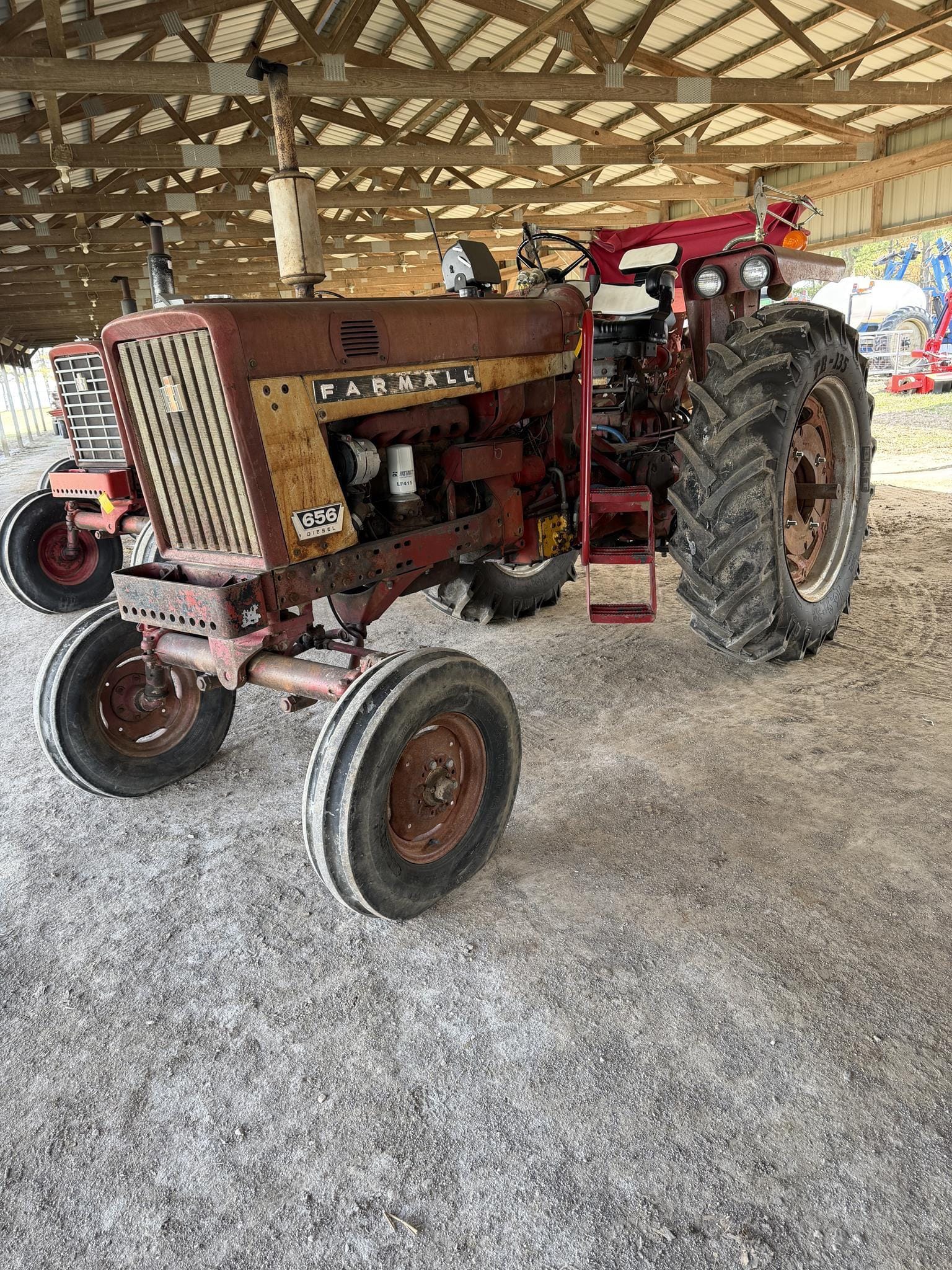 International Harvester 656 Equipment Image0
