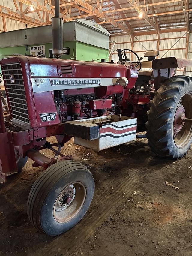 Image of International Harvester 656 equipment image 3