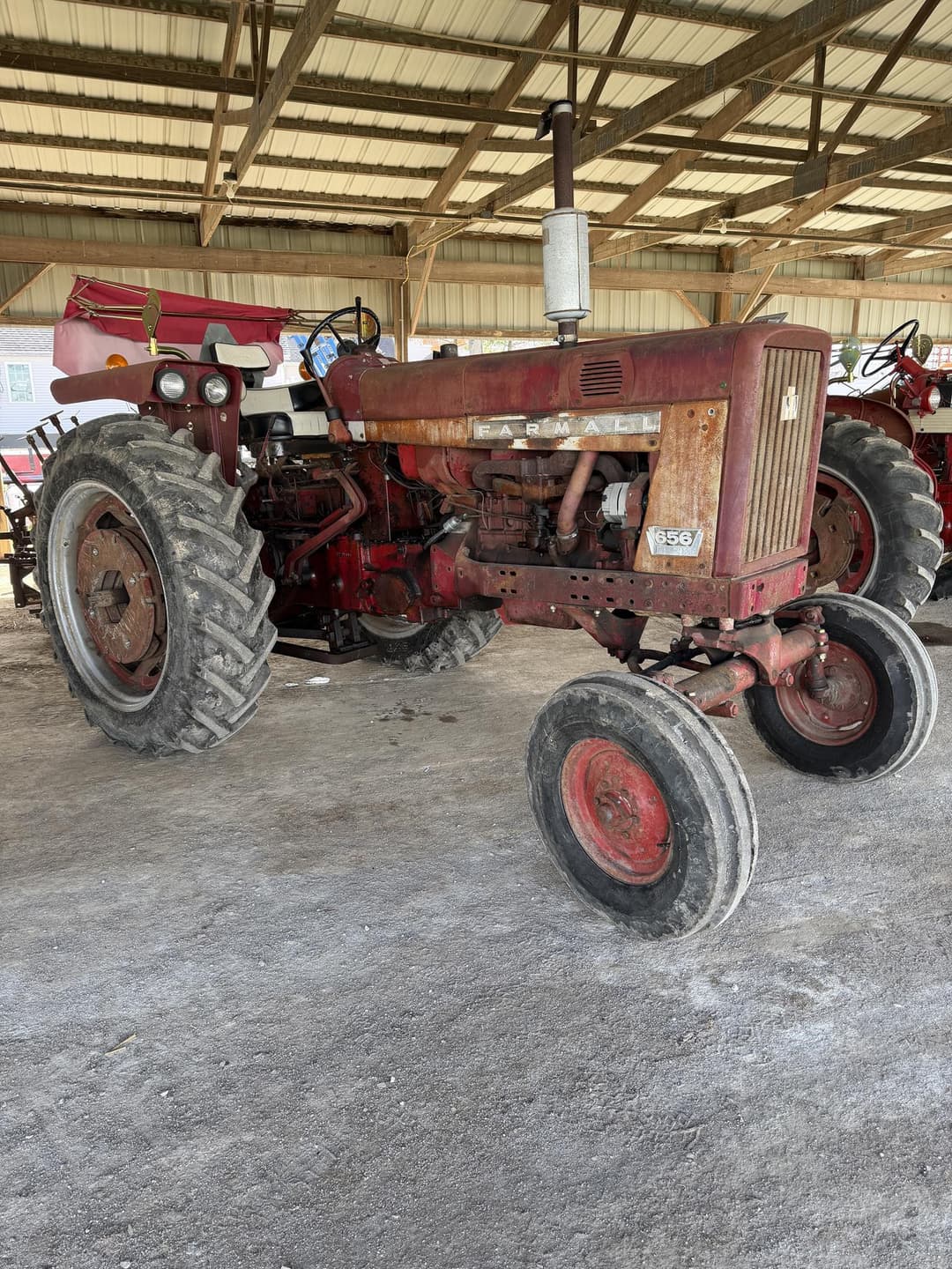 Image of International Harvester 656 Image 1