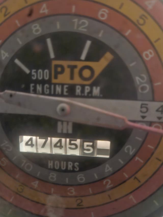 Image of International Harvester 656 equipment image 4