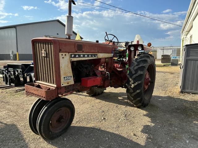 Image of International Harvester 656 equipment image 1
