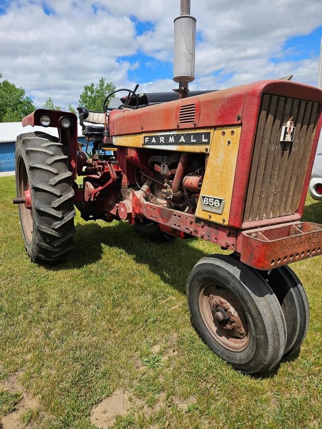 Image of International Harvester 656 equipment image 2