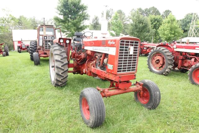 Image of International Harvester 656 equipment image 1