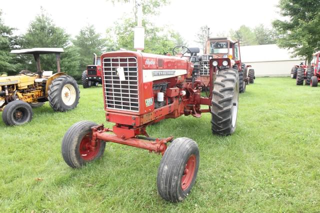 Image of International Harvester 656 equipment image 2