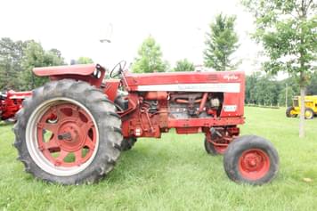 Main image International Harvester 656