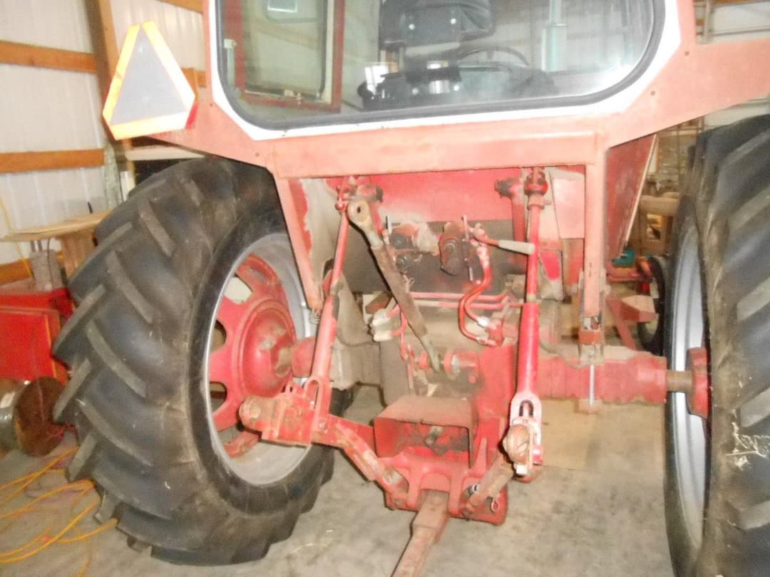 Image of International Harvester 656 Image 1