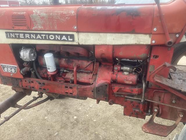 Image of International Harvester 656 equipment image 2