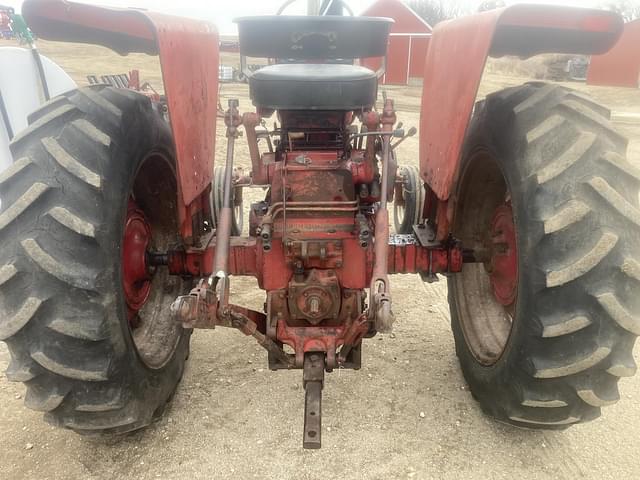 Image of International Harvester 656 equipment image 3