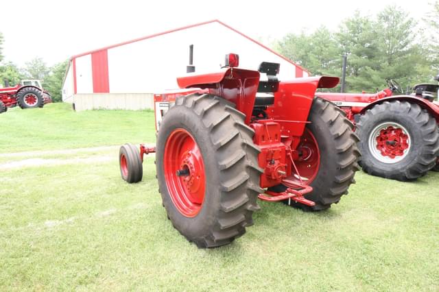 Image of International Harvester 656 equipment image 4