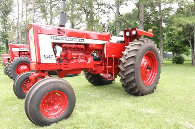 Image of International Harvester 656 equipment image 3