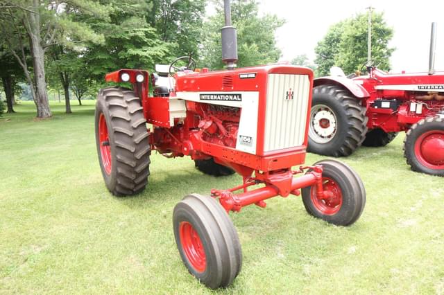 Image of International Harvester 656 equipment image 1