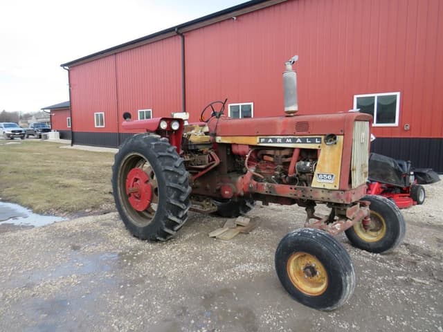 Image of International Harvester 656 equipment image 2