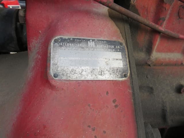 Image of International Harvester 656 equipment image 4