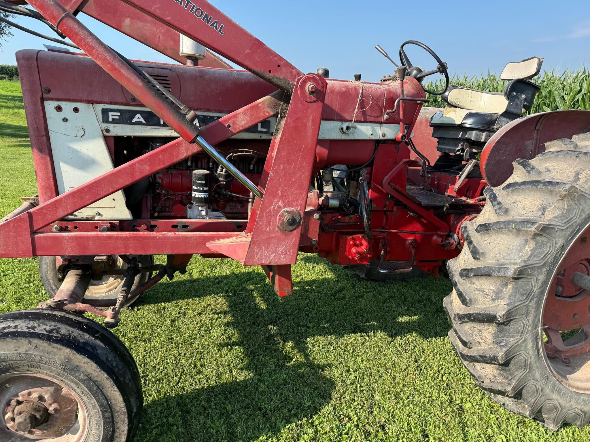 International Harvester 656 Equipment Image0