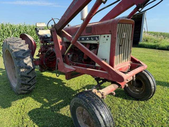 Image of International Harvester 656 equipment image 2