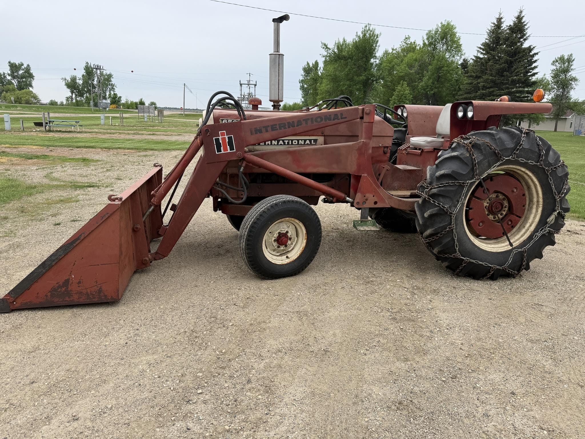 International Harvester 656 Equipment Image0