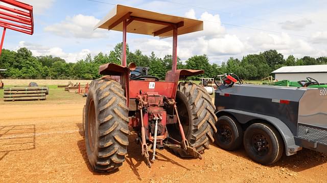 Image of International Harvester 656 equipment image 2